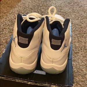 Jordan 11 legend blues